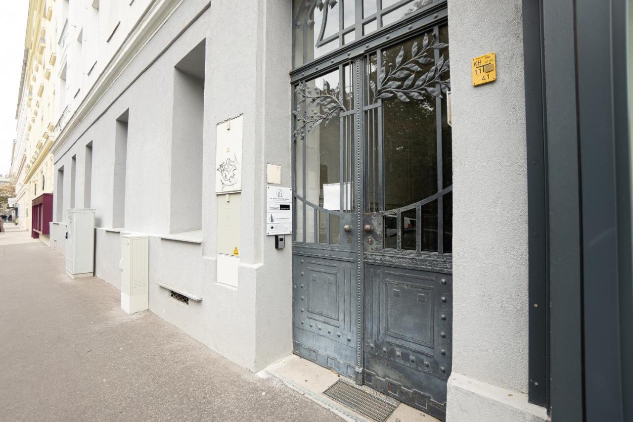 Apartment In The Central Area. 5 Minute'S Walk To The Danube. Wien Exteriör bild