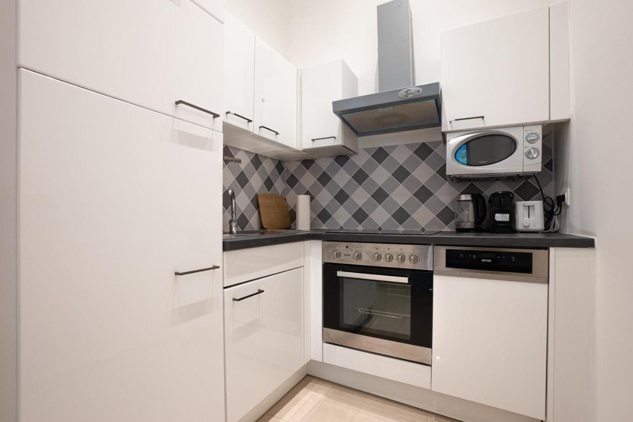Apartment In The Central Area. 5 Minute'S Walk To The Danube. Wien Exteriör bild